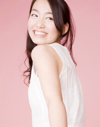 笑顔の女性